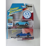 Johnny Lightning 1:64 Volkswagen Super Beetle Convertible 1975 miami blue